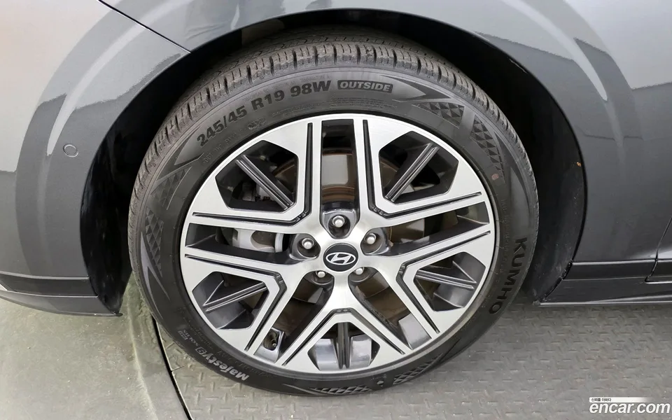 Hyundai Grandeur 2.5 2WD 2023 — миниатюра 5