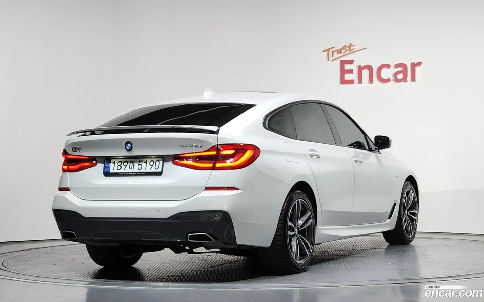 BMW 6 Series GT 620d M 2023 — миниатюра 2