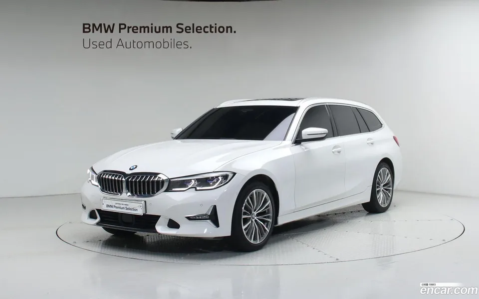 BMW 3 Series 320d 2022 — фото 1, купить с доставкой в Москву