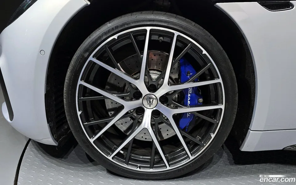 Maserati GranCabrio 3.0 V6 2024 — миниатюра 5