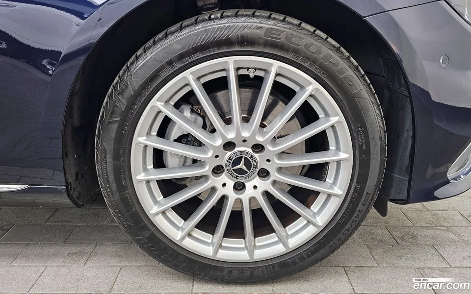 Mercedes-Benz E-Class E250 2022 — миниатюра 5