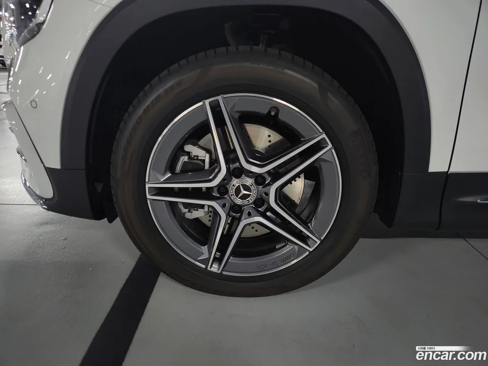 Mercedes-Benz GLB-Class GLB250 4MATIC 2025 — миниатюра 4