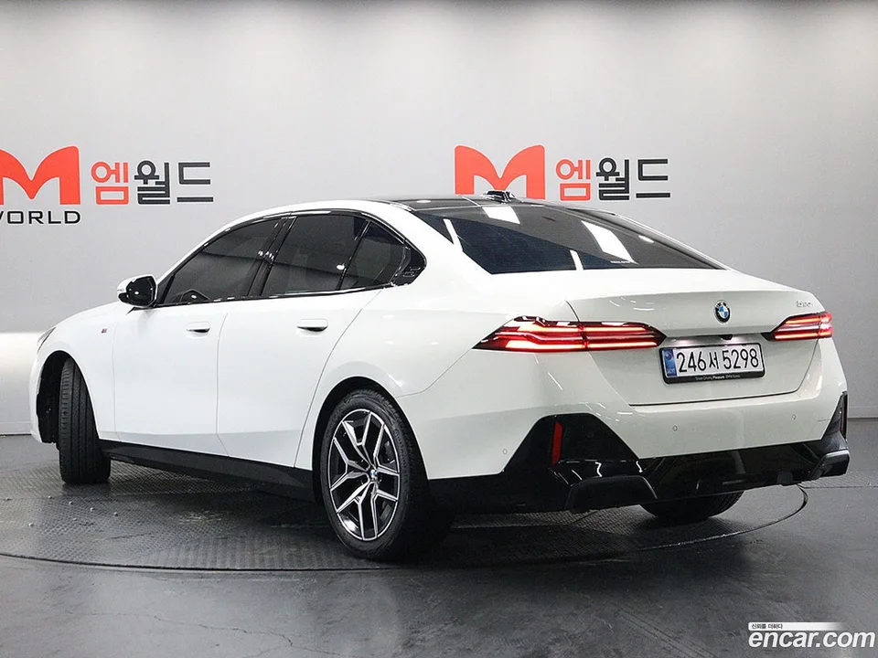 BMW 5 Series 520i M 2025 — миниатюра 4