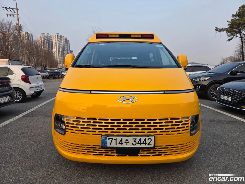 Hyundai Staria L3.5 2023 — миниатюра 2