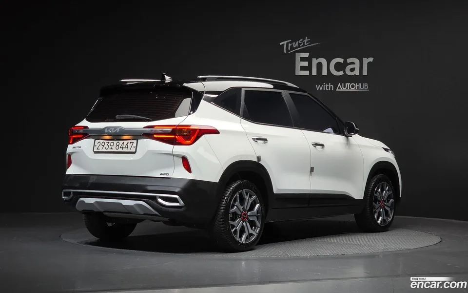 Kia Seltos 1.6 4WD 2022 — миниатюра 2