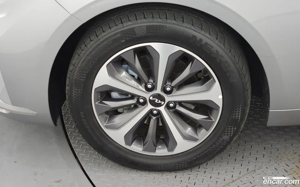Kia K8 Hybrid 2023 — миниатюра 5