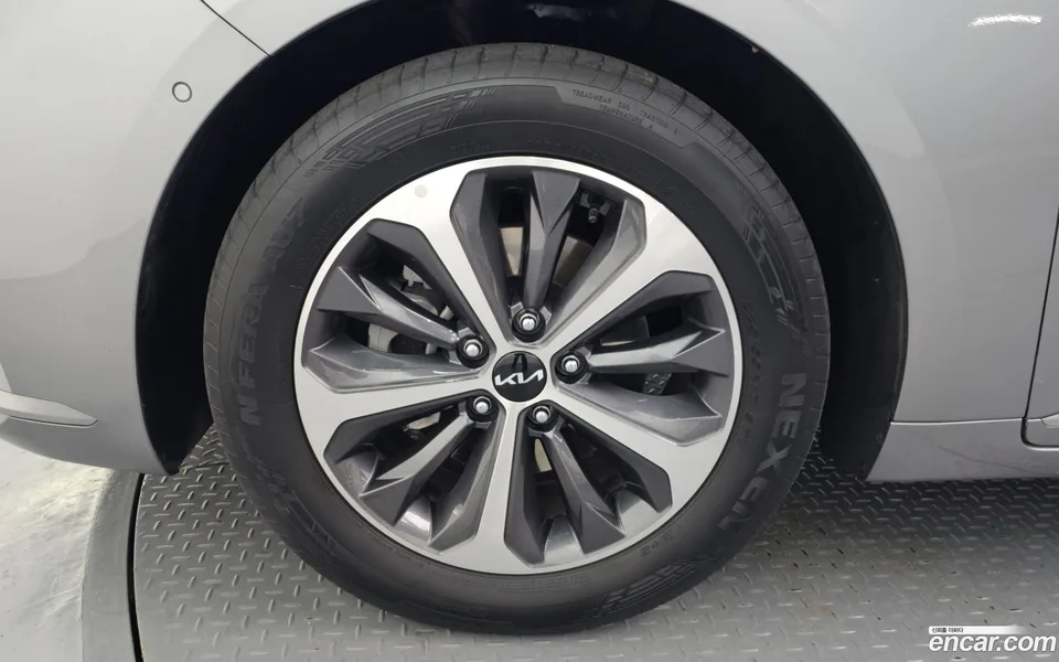 Kia K8 Hybrid 2023 — миниатюра 5