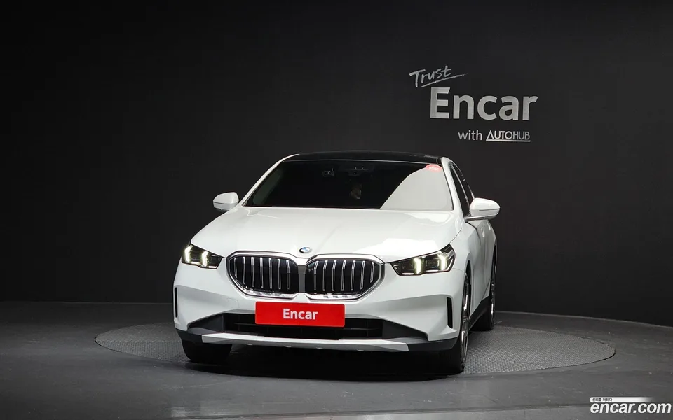 BMW 5 Series 520i 2024 — миниатюра 3