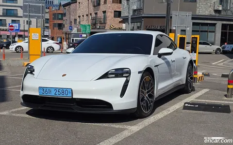 Porsche Taycan 2023 купить в Москве