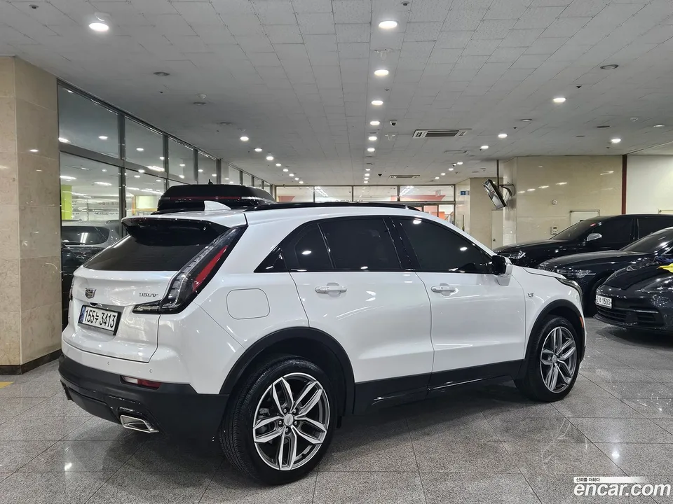 Cadillac XT4 2.0 AWD 2023 — миниатюра 3