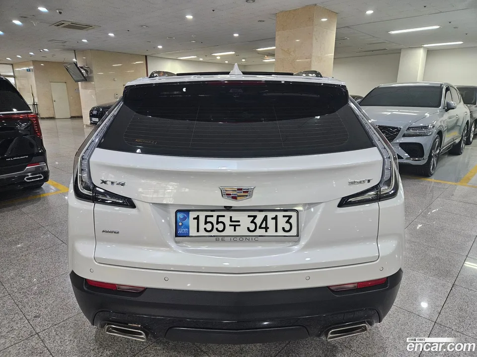 Cadillac XT4 2.0 AWD 2023 — миниатюра 4