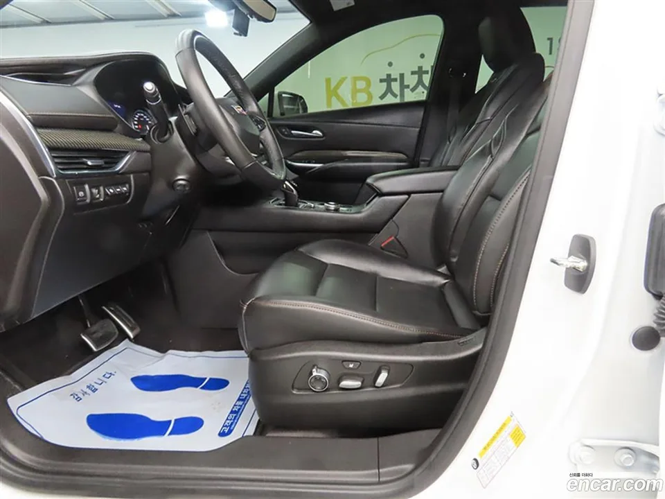Cadillac XT4 2.0 AWD 2023 — миниатюра 5