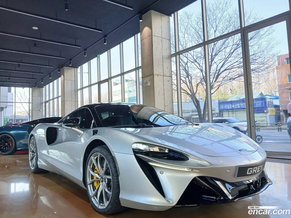 McLaren Artura 3.0 2023 — миниатюра 2