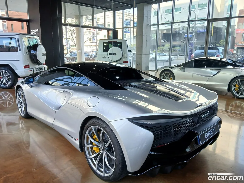 McLaren Artura 3.0 2023 — миниатюра 5