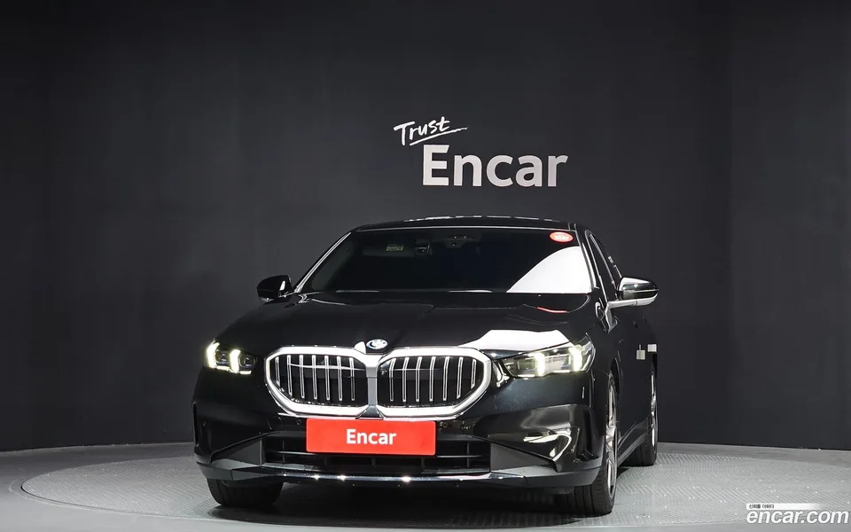 BMW 5 Series 530e 2024 — миниатюра 3