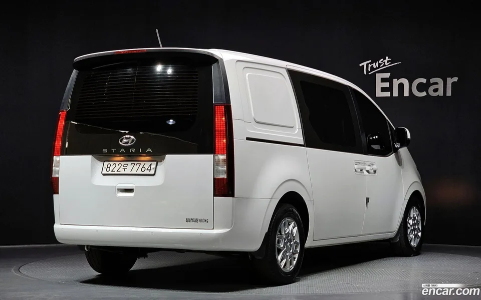 Hyundai Staria 5 2022 — миниатюра 2