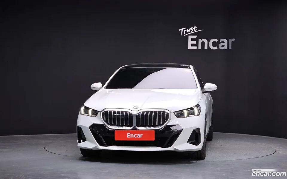 BMW 5 Series 530i xDrive M 2024 — миниатюра 3