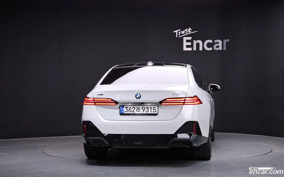 BMW 5 Series 530i xDrive M 2024 — миниатюра 4
