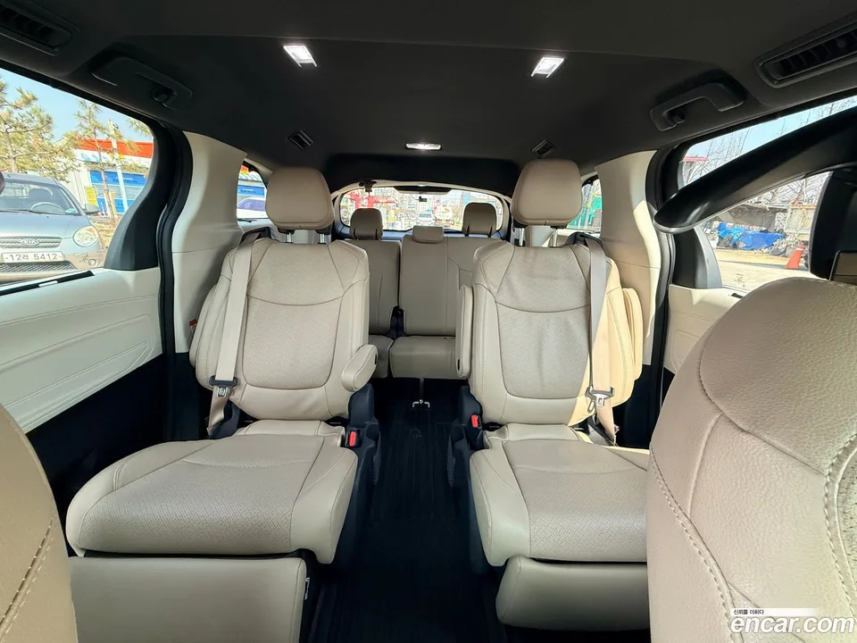 Toyota Sienna 2.5 AWD 2024 — миниатюра 5