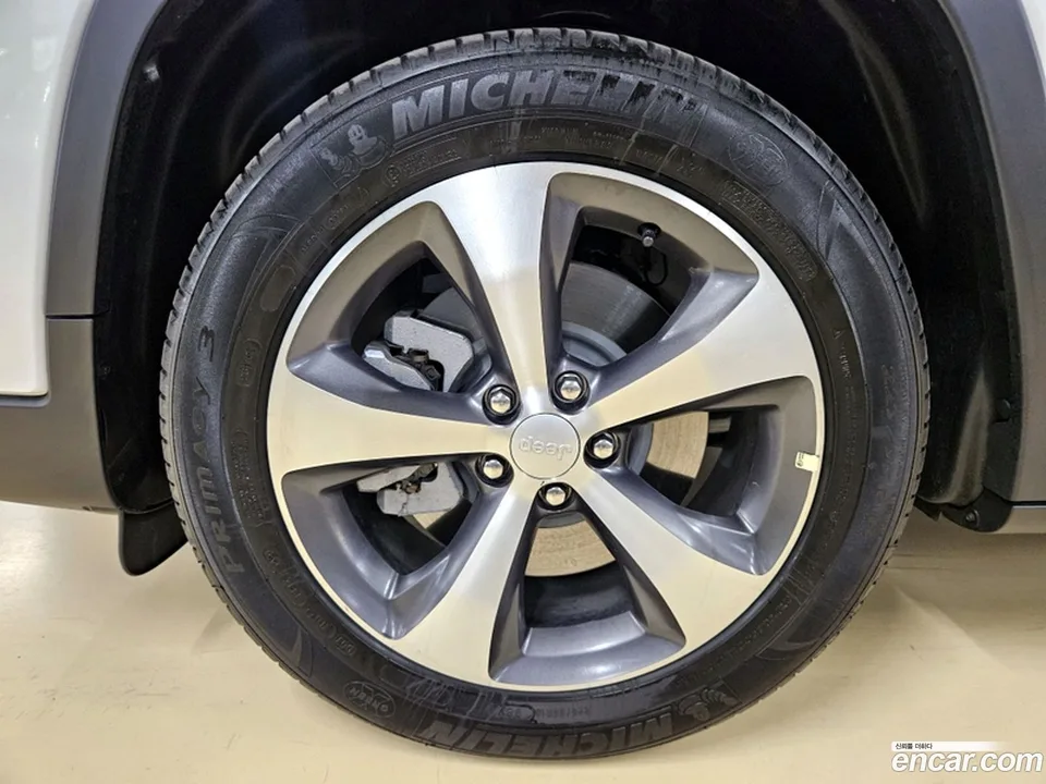 Jeep Cherokee 2.4 2WD 2022 — миниатюра 5