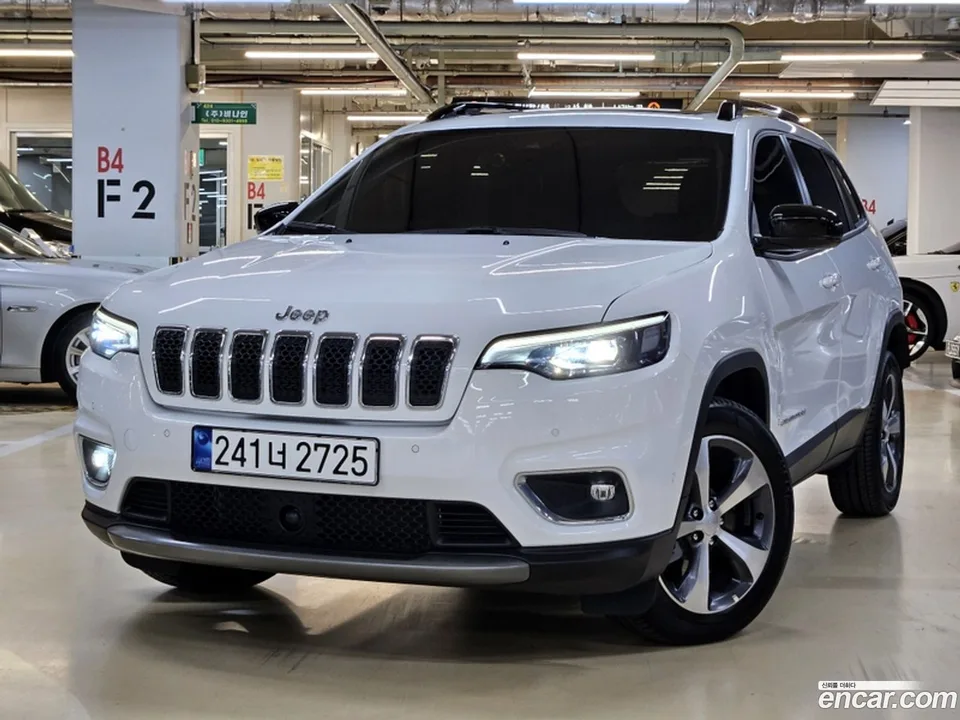 Jeep Cherokee (KL) 2.4 2WD 2022 — фото 1, купить с доставкой в Москву