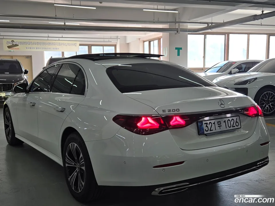 Mercedes-Benz E-Class E200 2025 — миниатюра 5