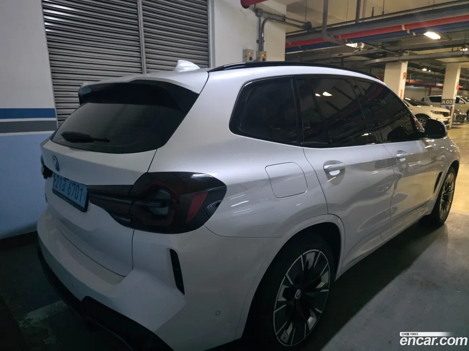 BMW iX3 M 2024 — миниатюра 2