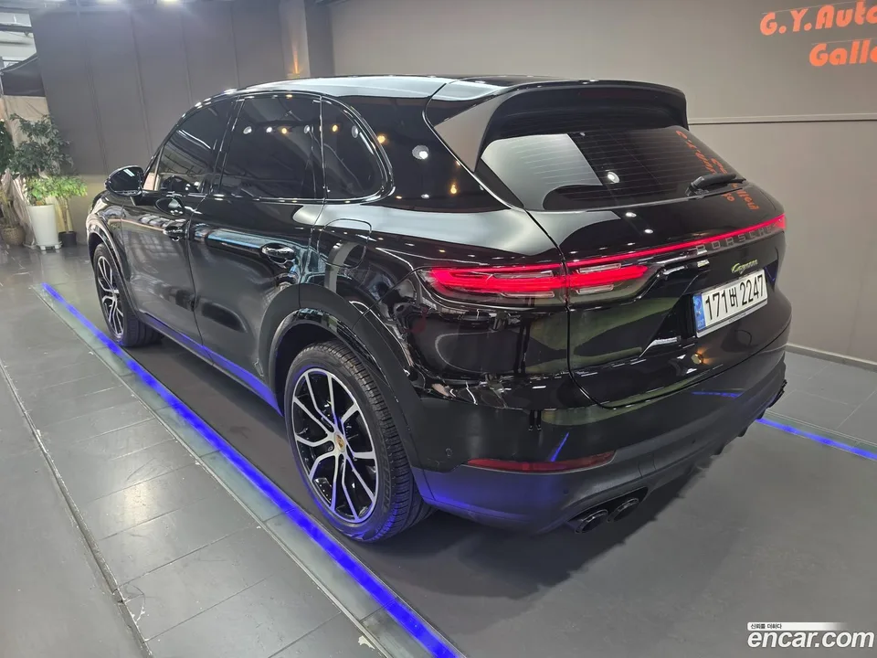 Porsche Cayenne 3.0 E- 2022 — миниатюра 2