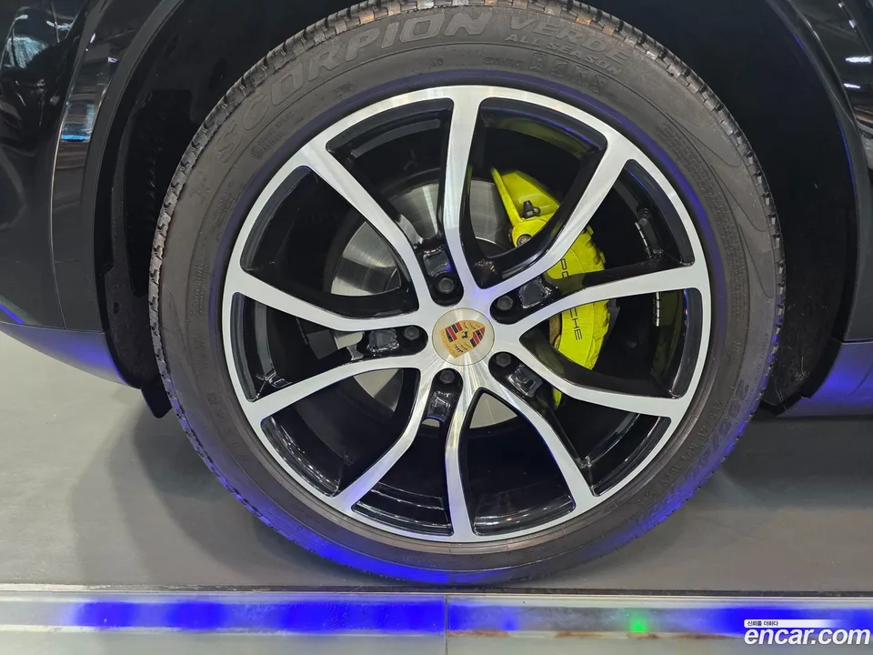 Porsche Cayenne 3.0 E- 2022 — миниатюра 5