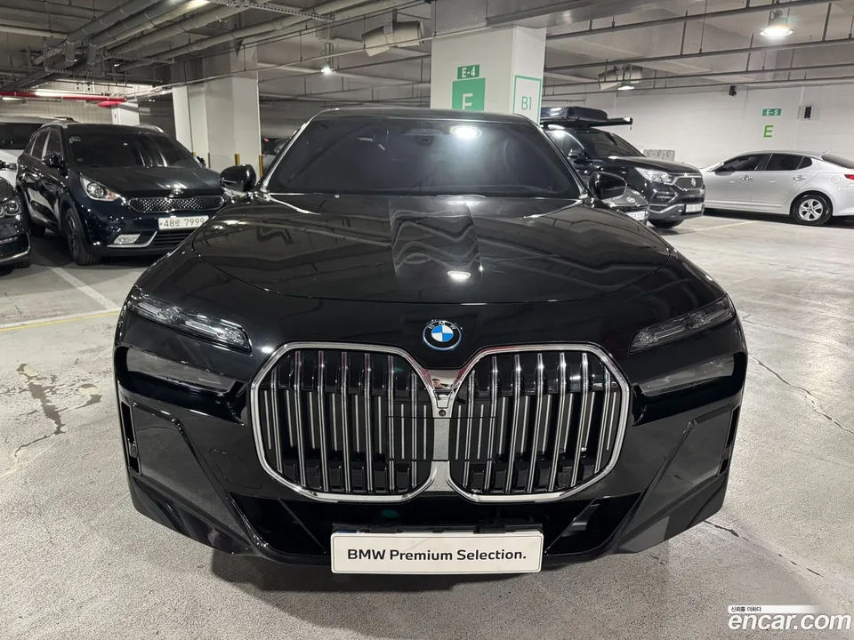 BMW 7 Series 750e xDrive M 2024 — миниатюра 3