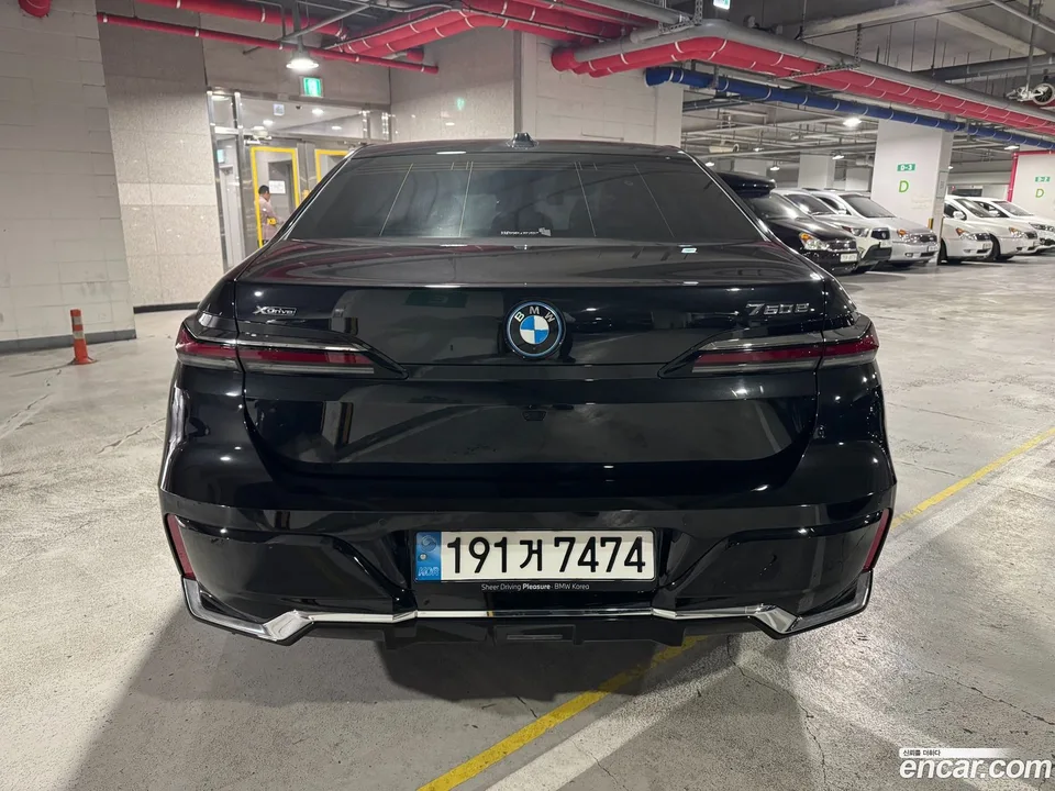 BMW 7 Series 750e xDrive M 2024 — миниатюра 4