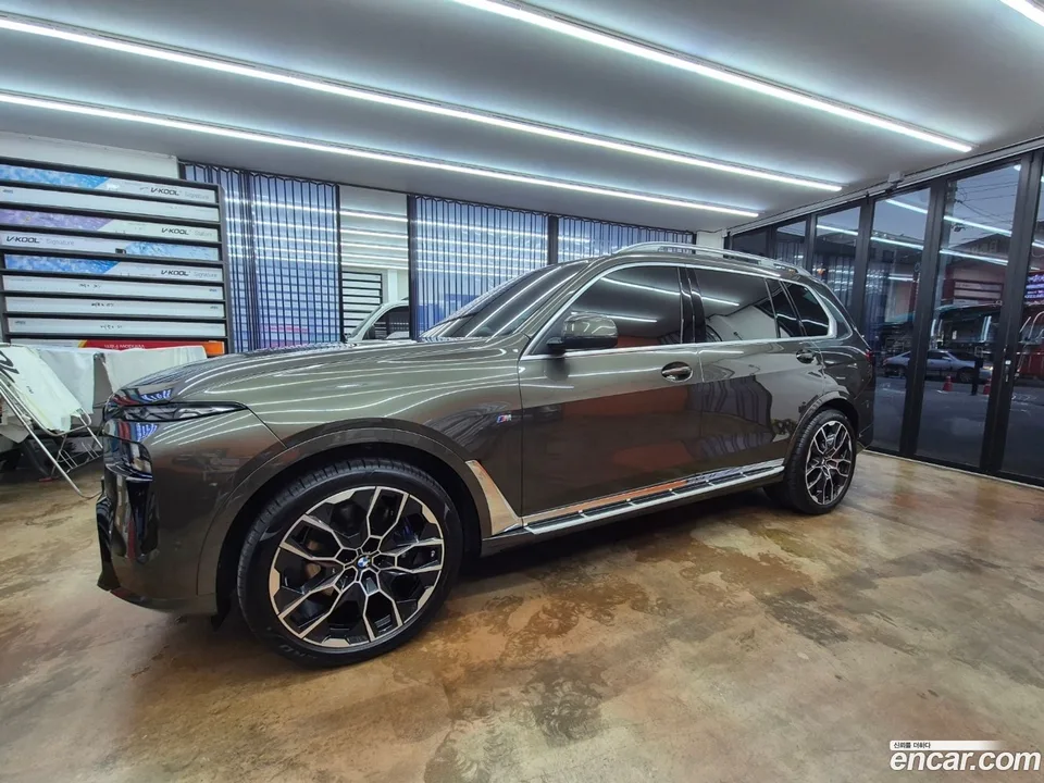 BMW X7 xDrive 40i M 7 2025 — миниатюра 2