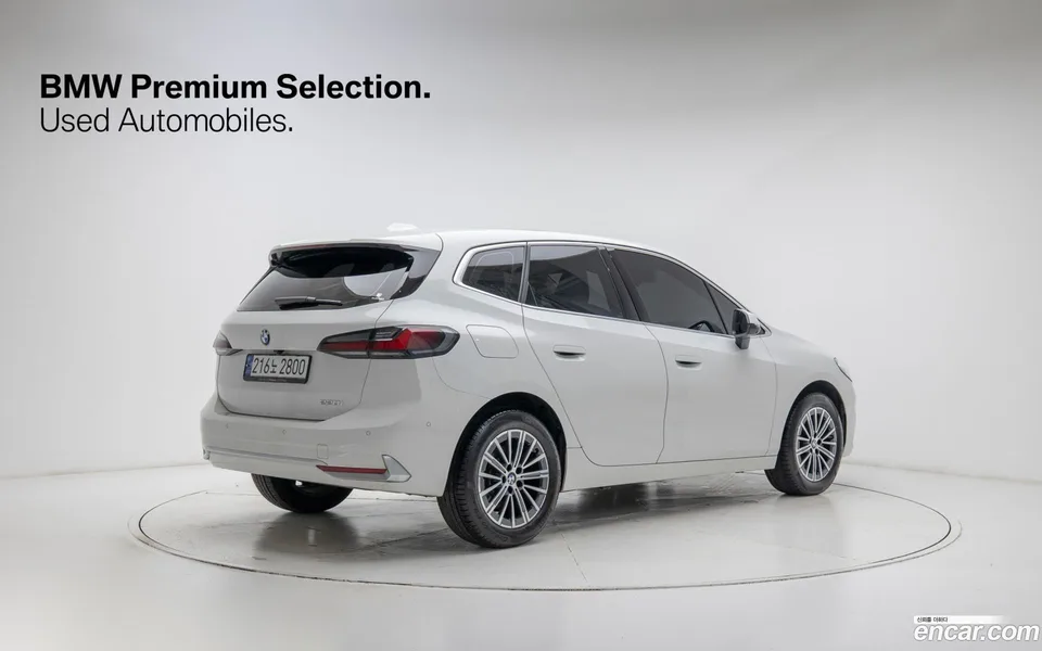 BMW 2 Series Active Tourer 220i 2024 — миниатюра 2