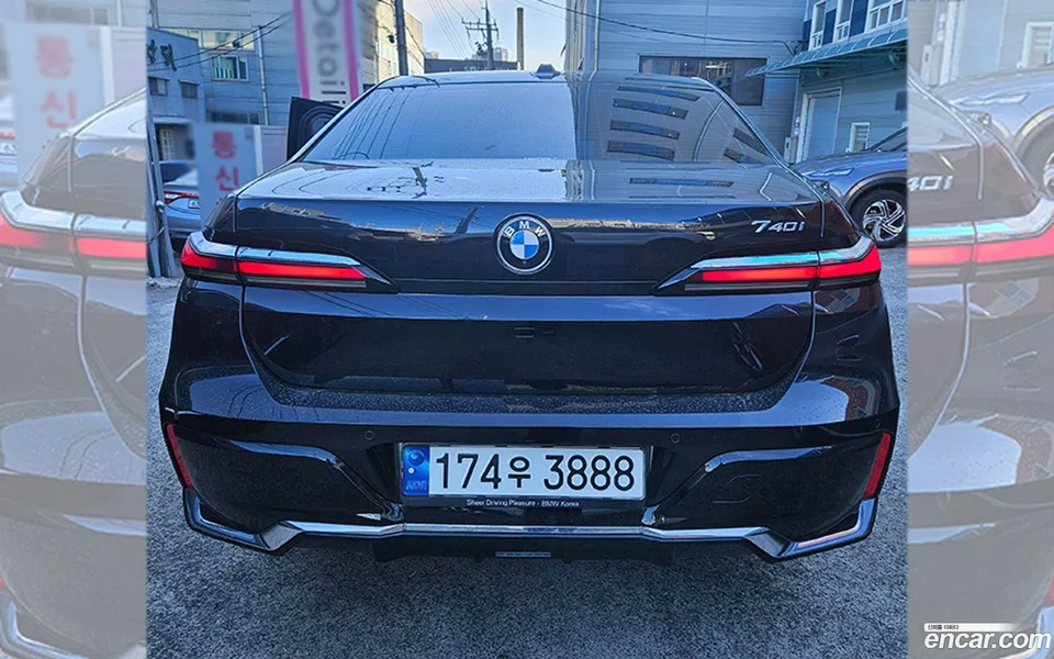 BMW 7 Series 740i sDrive M 2023 — миниатюра 3