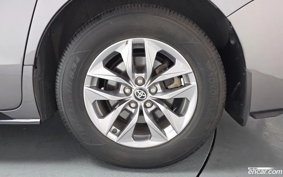 Toyota Sienna 2.5 AWD 2023 — миниатюра 5