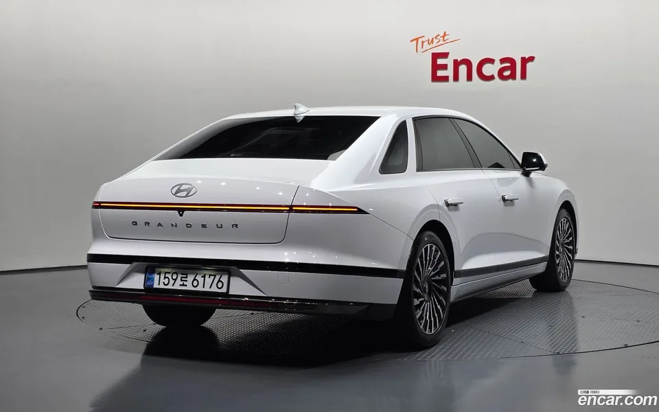 Hyundai Grandeur Hybrid 2023 — миниатюра 2