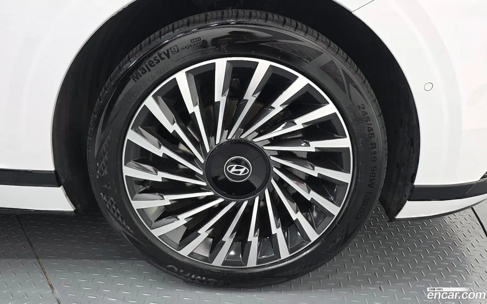 Hyundai Grandeur Hybrid 2023 — миниатюра 5