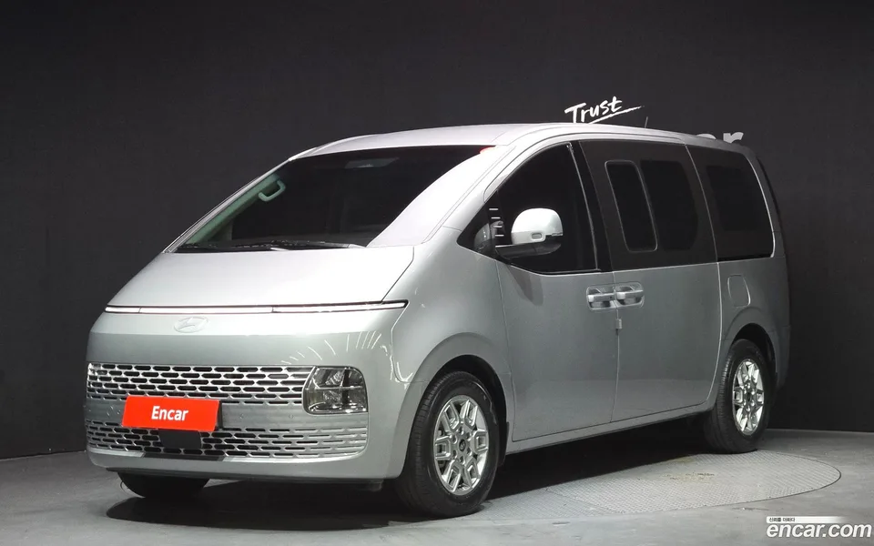 Hyundai Staria HEV 1.6 5 2024 — фото 1, купить с доставкой в Москву
