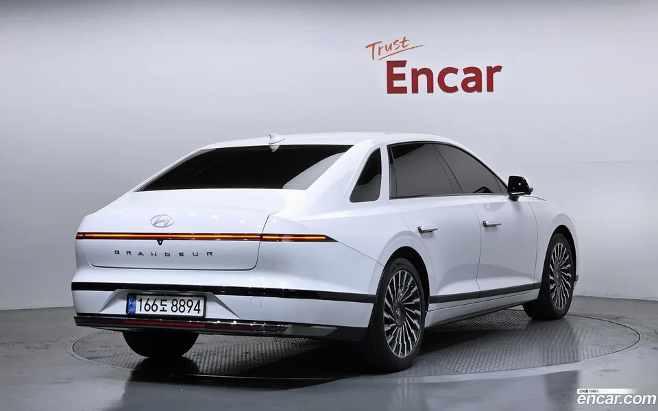Hyundai Grandeur Hybrid 2023 — миниатюра 2