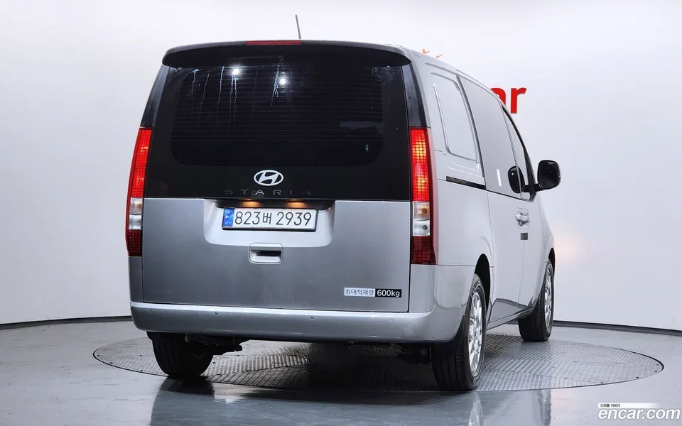 Hyundai Staria L3.5 5 2024 — миниатюра 2