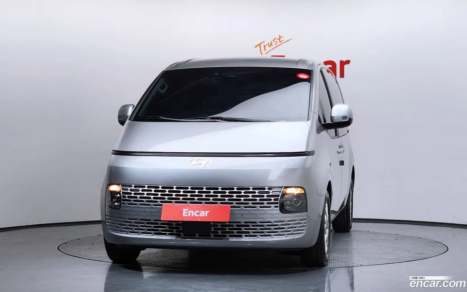 Hyundai Staria L3.5 5 2024 — миниатюра 3