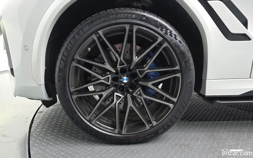 BMW X6M 4.4 2025 — миниатюра 5