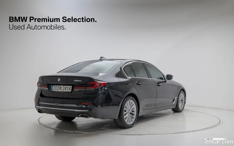 BMW 5 Series 520i 2023 — миниатюра 2