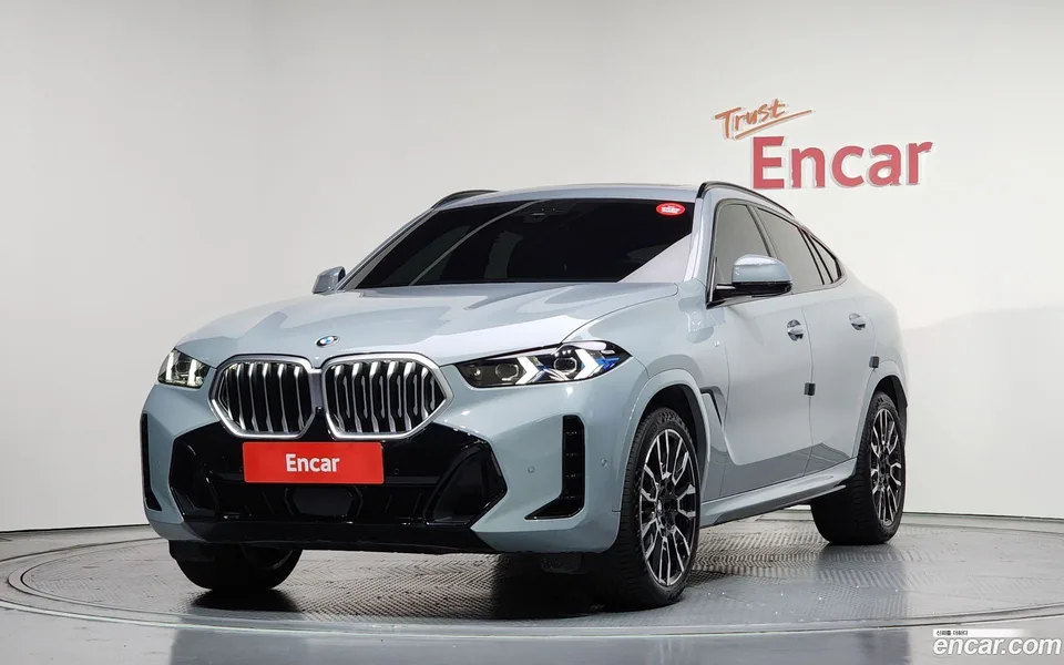 BMW X6 xDrive40i M 2025 — фото 1, купить с доставкой в Москву