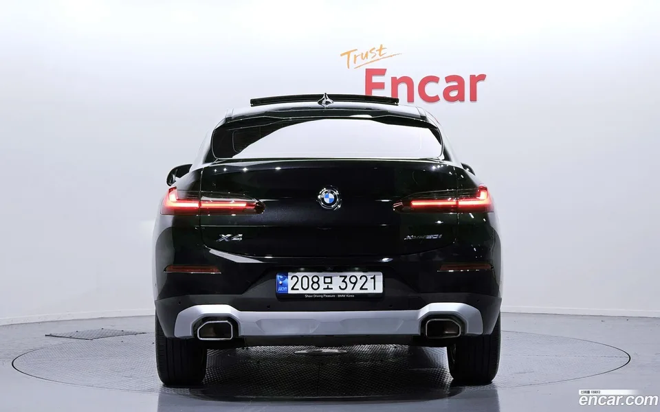BMW X4 xDrive20i xLine 2023 — миниатюра 4