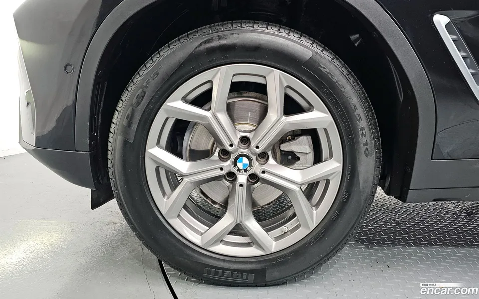 BMW X4 xDrive20i xLine 2023 — миниатюра 5
