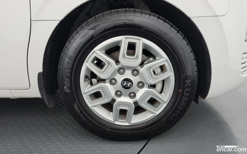 Hyundai Staria 5 2025 — миниатюра 5