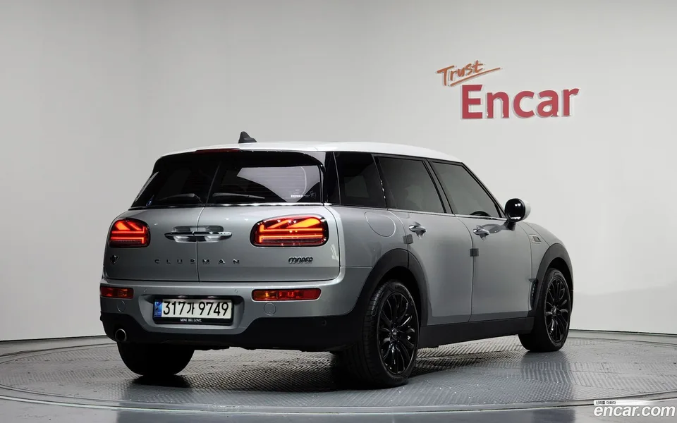 MINI Cooper Clubman 2023 — миниатюра 2