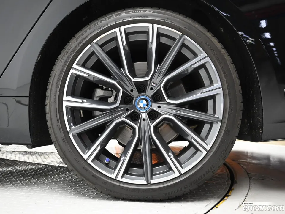 BMW 7 Series 745e i M 2022 — миниатюра 5
