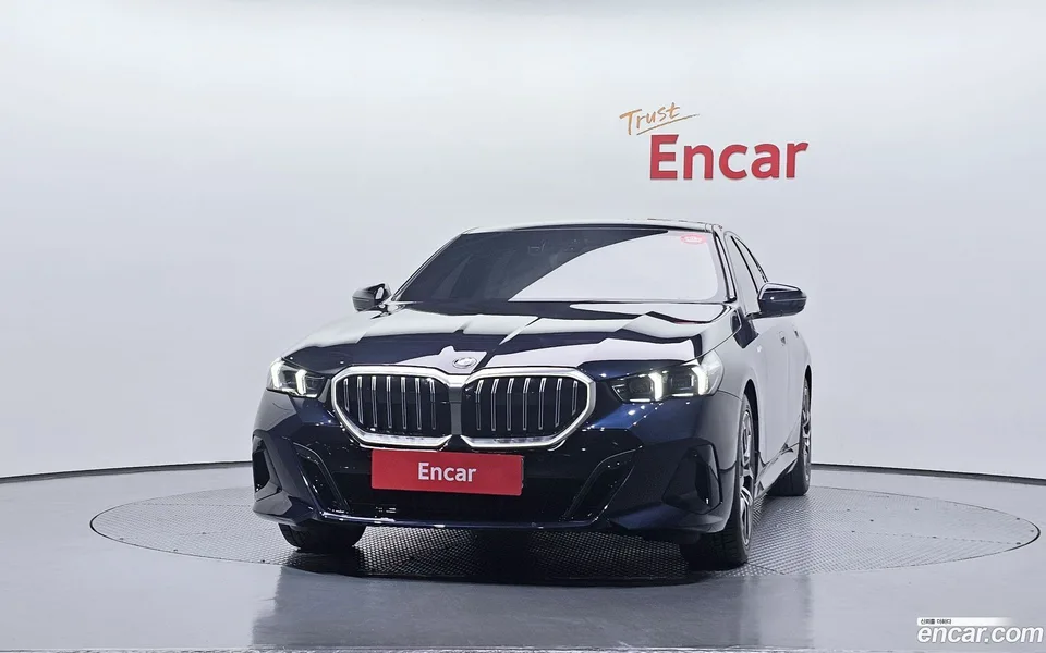 BMW 5 Series 520i M 2024 — миниатюра 3